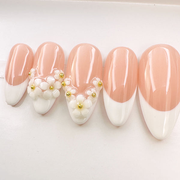 Handmade- Fleur Blanche French Press On Nail Set