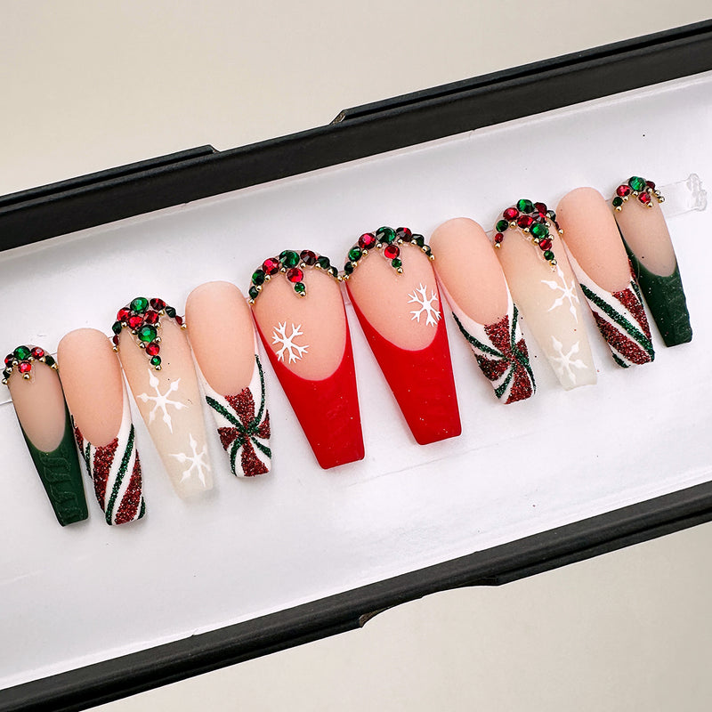 HANDMADE- Santa’s Secret, Holiday Press On Nail Set