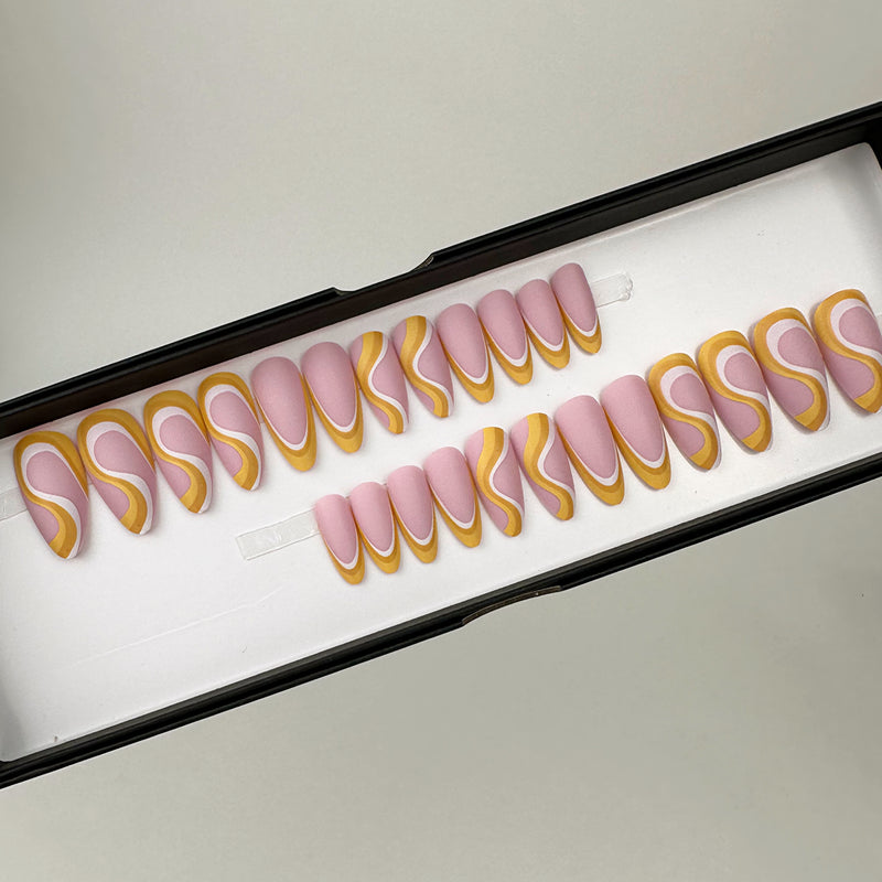 Instant Glam- Sandy Pink Swirl Almond Press On Nail Set